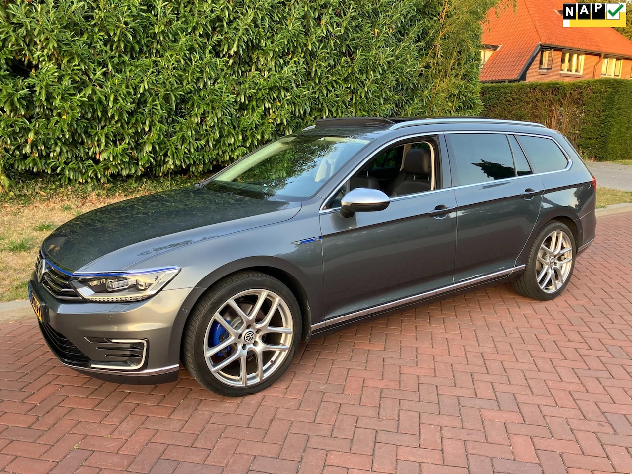 Volkswagen Passat Variant - 1.4 TSI GTE Highline vele opties nieuwe mechatronic hele mooie auto - AutoWereld.nl