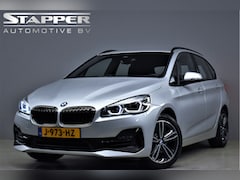 BMW 2-serie Active Tourer - 218i 141pk Automaat Sport Line Org.NL Navi/Camera/Head-up/Sportstoelen/H.Leer/Trekhaak