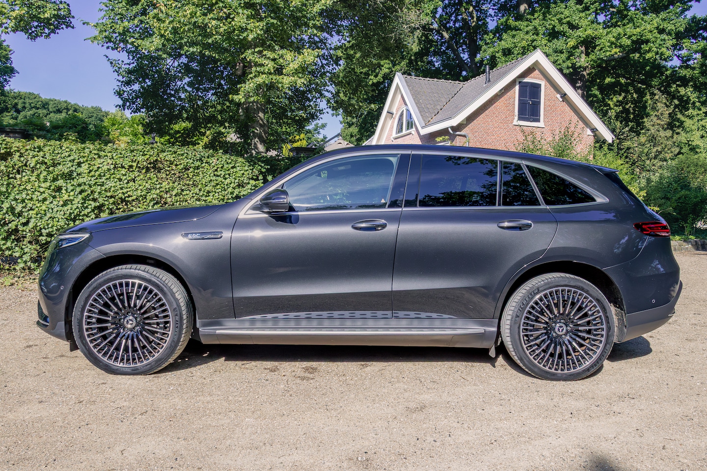 Mercedes-Benz EQC - 400 4MATIC AMG Line Premium Plus GARANTIE - AutoWereld.nl