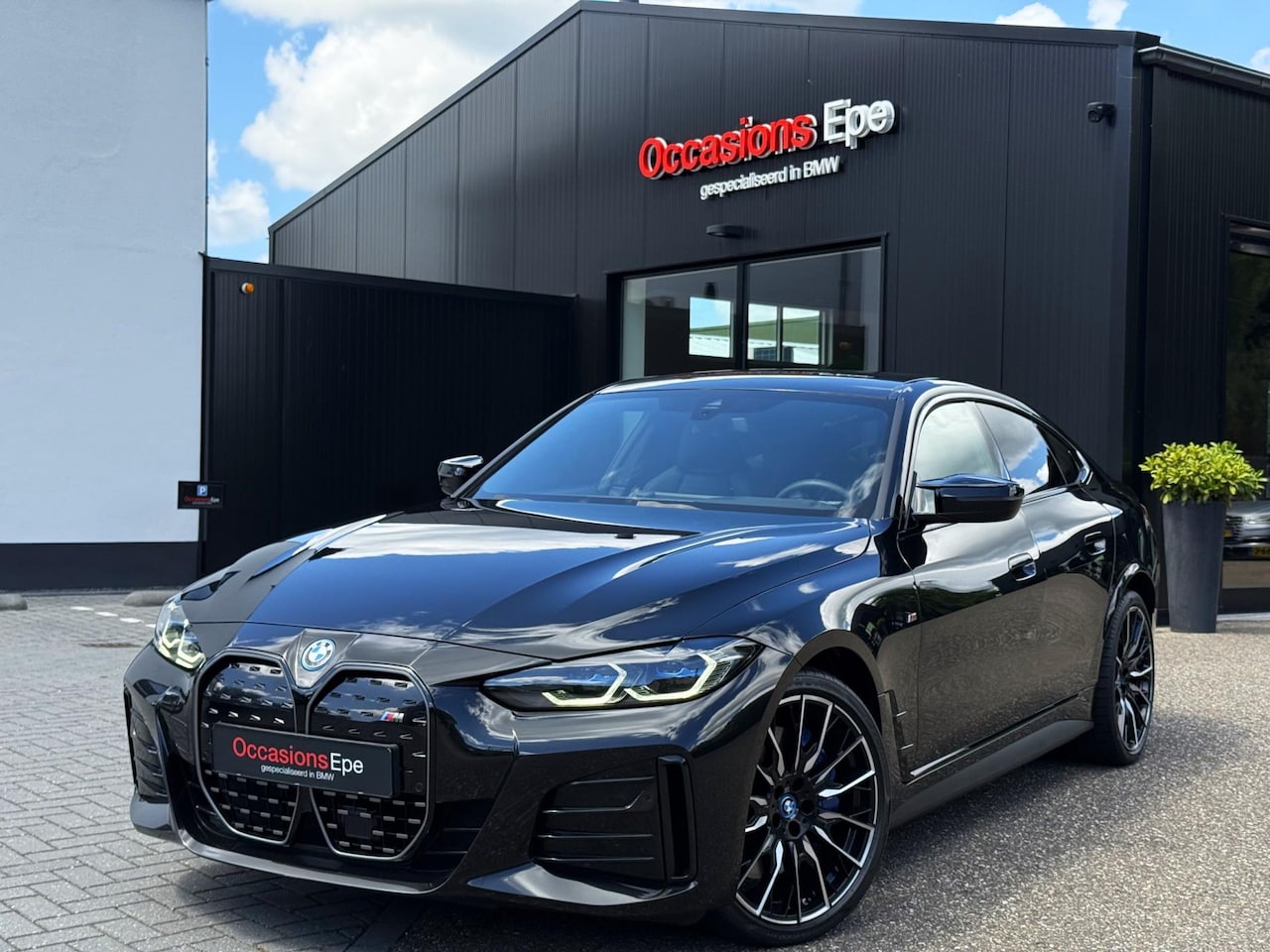 BMW i4 - M50 M-Sport Shadowline Carbon M-Stoel 84 kWh Btw - AutoWereld.nl