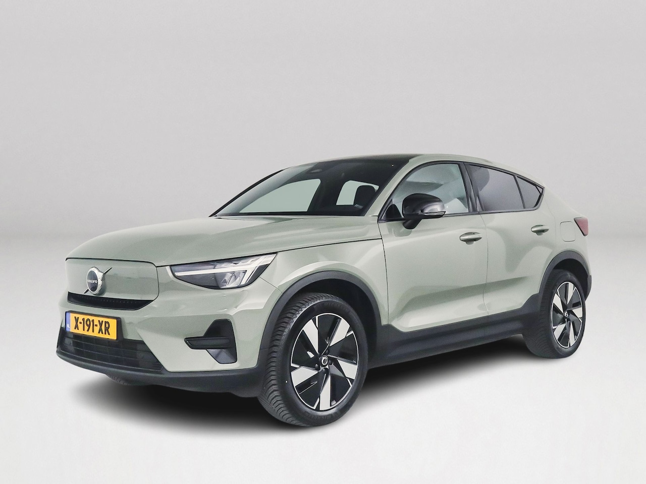 Volvo C40 - Single Motor Extended Range Plus Aut. 82 kWh | Stoel- en stuurverwarming | Parkeercamera | - AutoWereld.nl