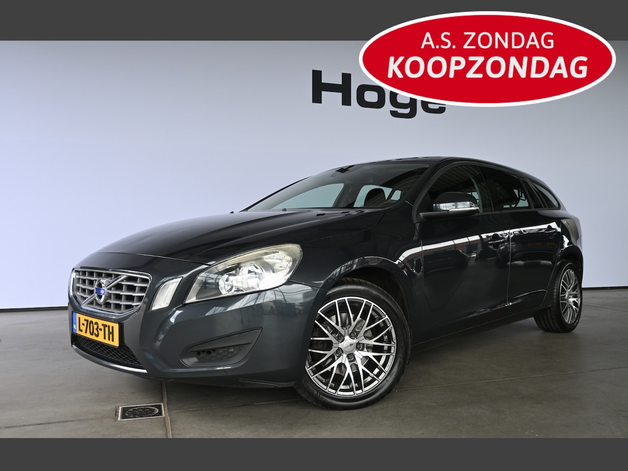 Volvo V60 - 1.6 T3 Kinetic Clima Navigatie Cruise Control Goed Onderhouden! Inruil Mogelijk! - AutoWereld.nl