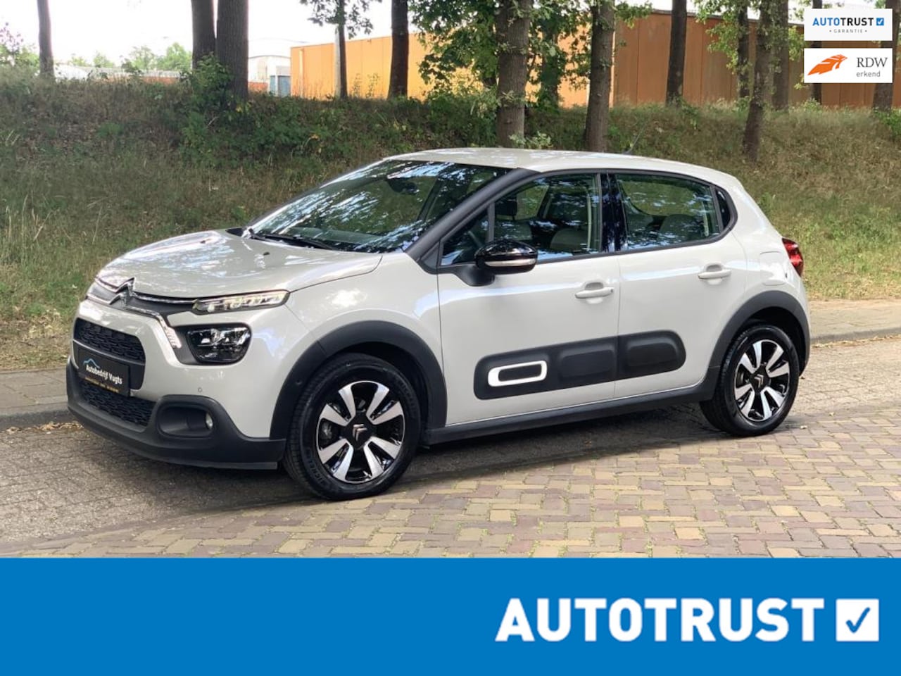 Citroën C3 - 1.2 PureTech Shine *Trekhaak*Navi*Camera*Cruise - AutoWereld.nl