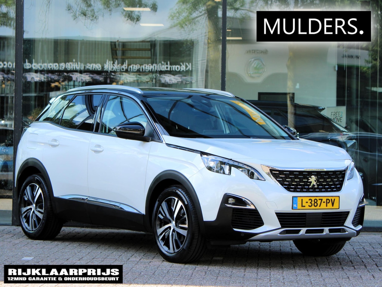 Peugeot 3008 - 1.2 PureTech Allure Automaat | Navi / Climate / Trekhaak - AutoWereld.nl