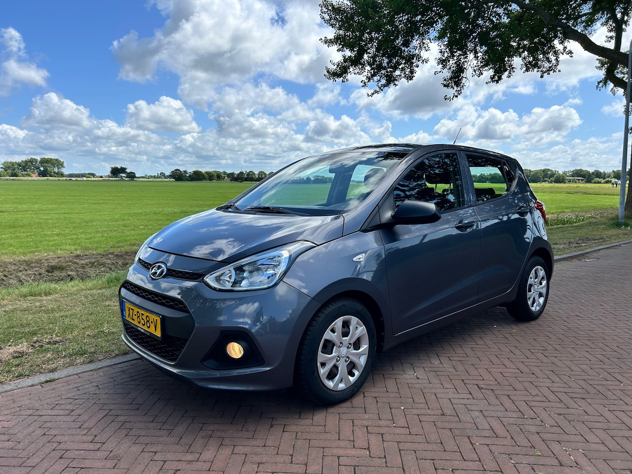 Hyundai i10 - 1.0i i-Motion gas/benzine Airco - AutoWereld.nl