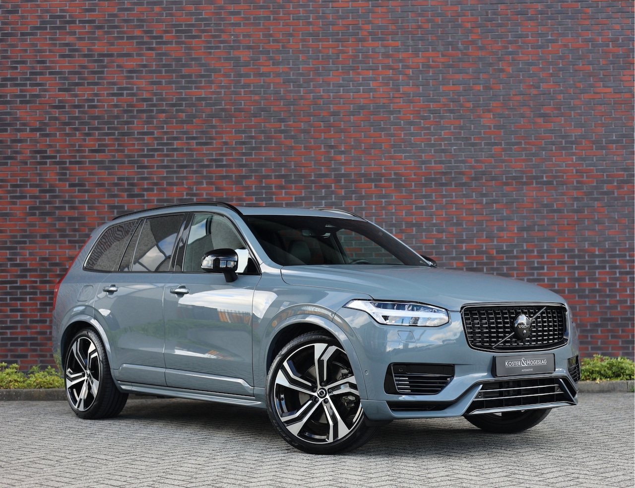Volvo XC90 - T8 Recharge AWD Ultimate Dark | Bow&Wil - Luchtvering - Trekhaak - Pano - AutoWereld.nl