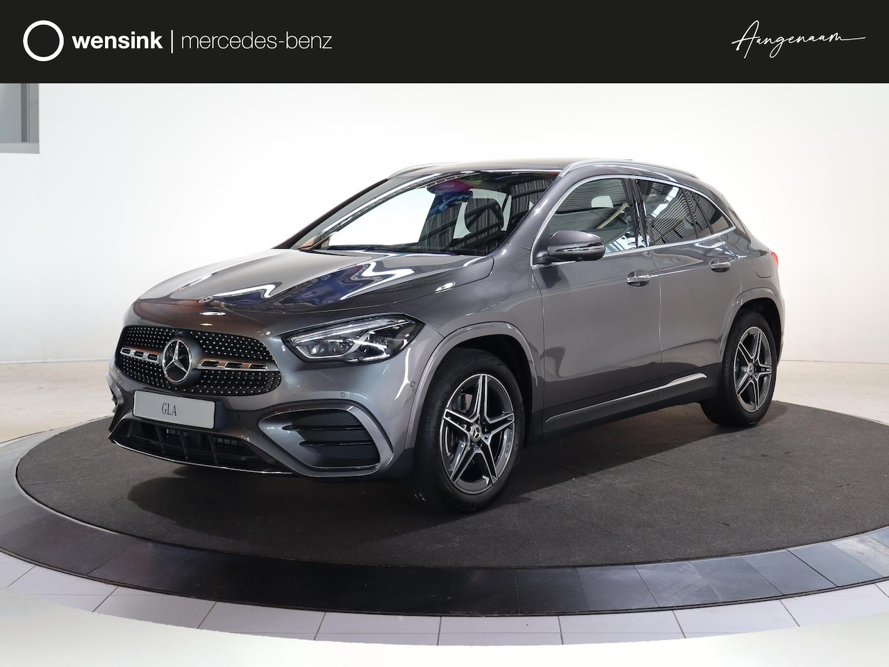 Mercedes-Benz GLA-Klasse - 180 Business Solution AMG | Panoramaschuifdak | Premium Plus | head-up display | Trekhaak - AutoWereld.nl