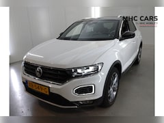 Volkswagen T-Roc - 1.0 TSI Sport | Verwacht | Sport stoelen | Digitaal dashboard | Navi |