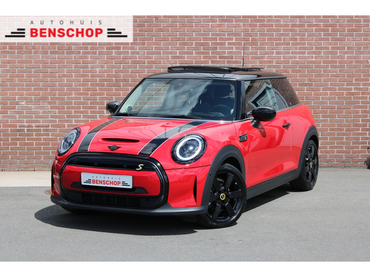 MINI Mini-Electric - Cooper S E 33KWH 184PK |PANO-DAK|HARMANN KARDON|17-INCH| - AutoWereld.nl