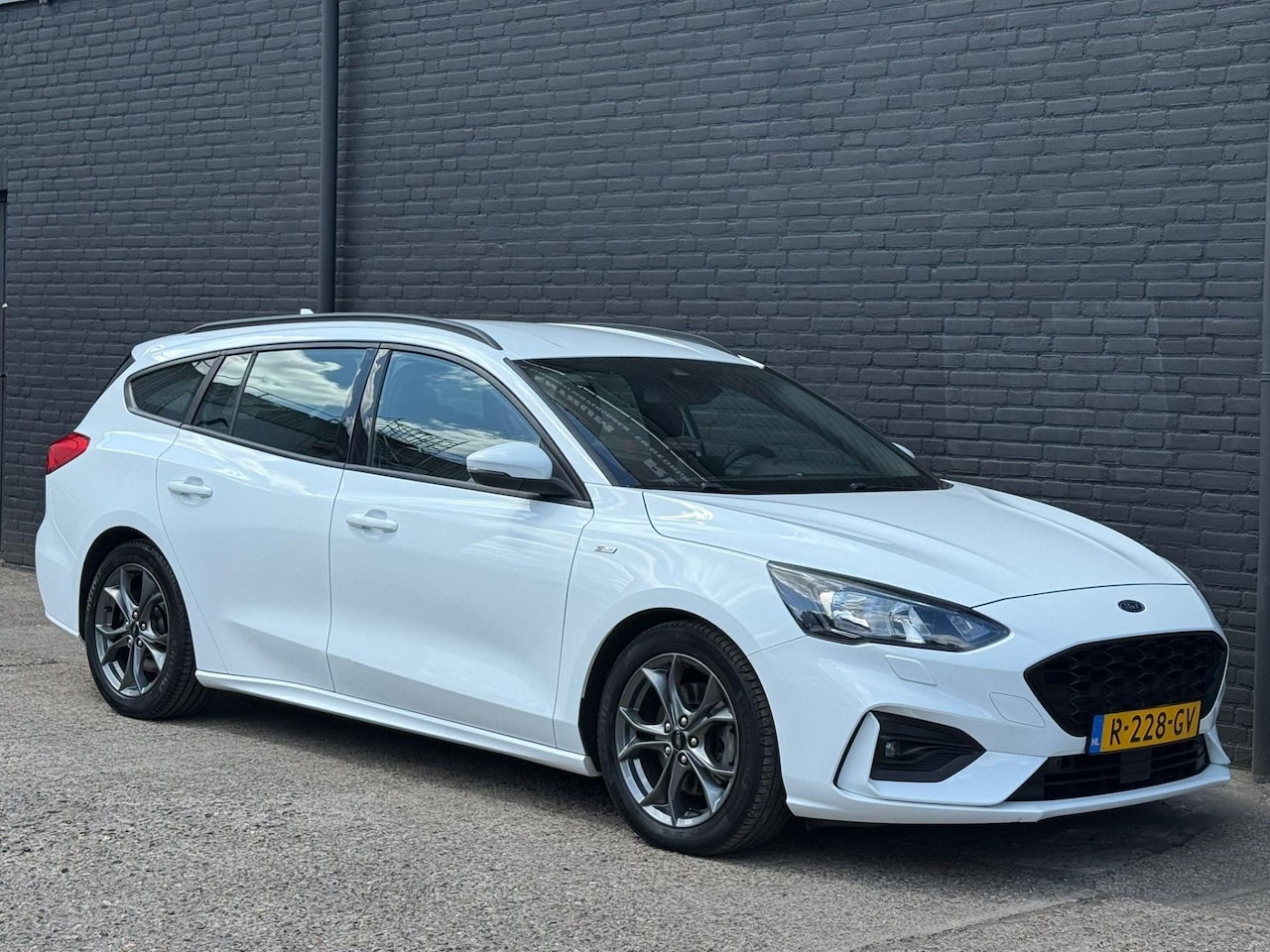 Ford Focus Wagon - 2.0 EcoBlue ST Line X Business 1STE EIGEN | NAVI | CARPLAY | PDC | STOELVERWARMING | NWE A - AutoWereld.nl