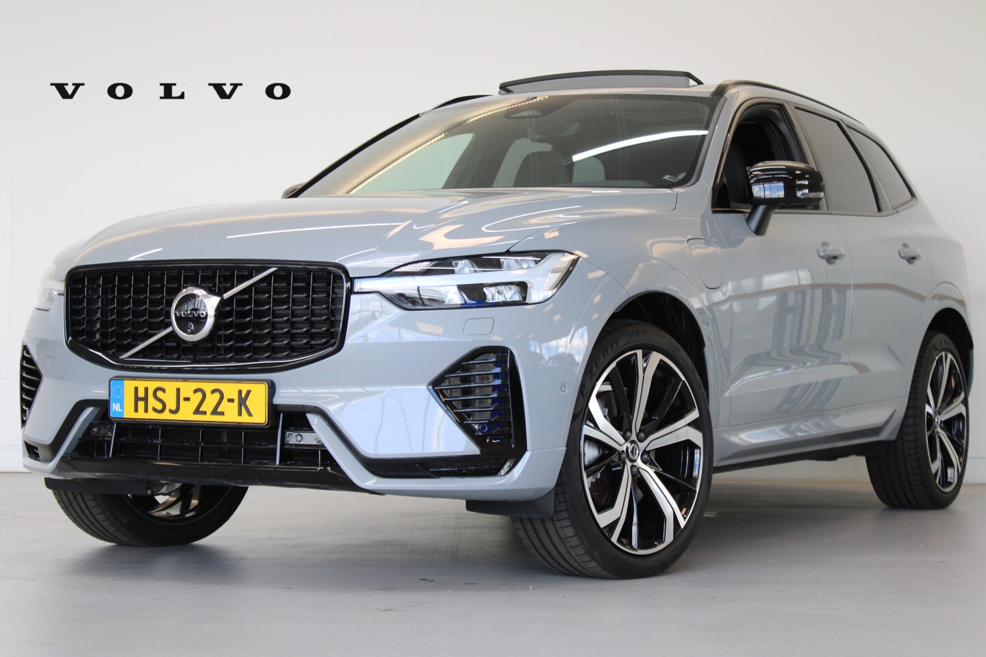 Volvo XC60 - T6 350PK AWD Plus Dark | Trekhaak | 21" | Sportstoelen | 360° camera |  Gelaagd glas rondo - AutoWereld.nl