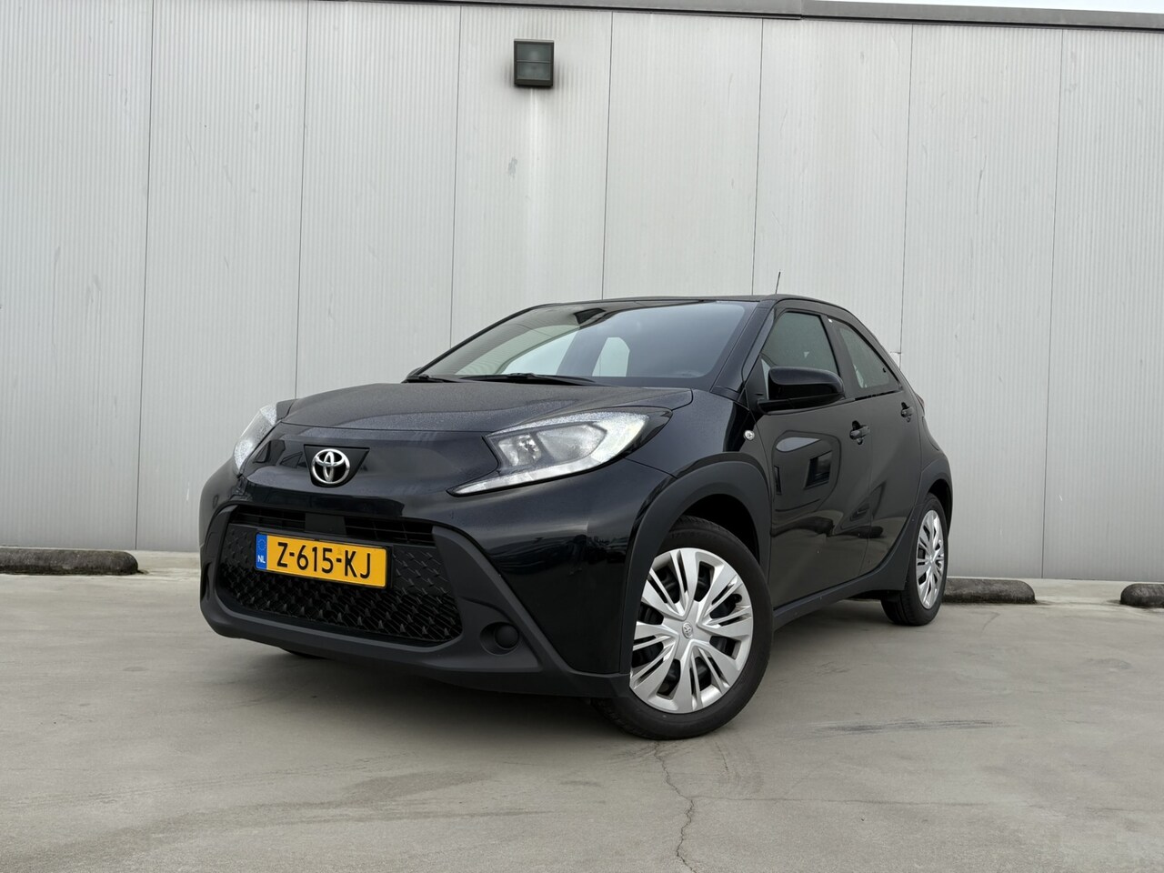 Toyota Aygo X - 1.0 VVT-i MT Play | Parkeerhulp camera | Cruise control - AutoWereld.nl