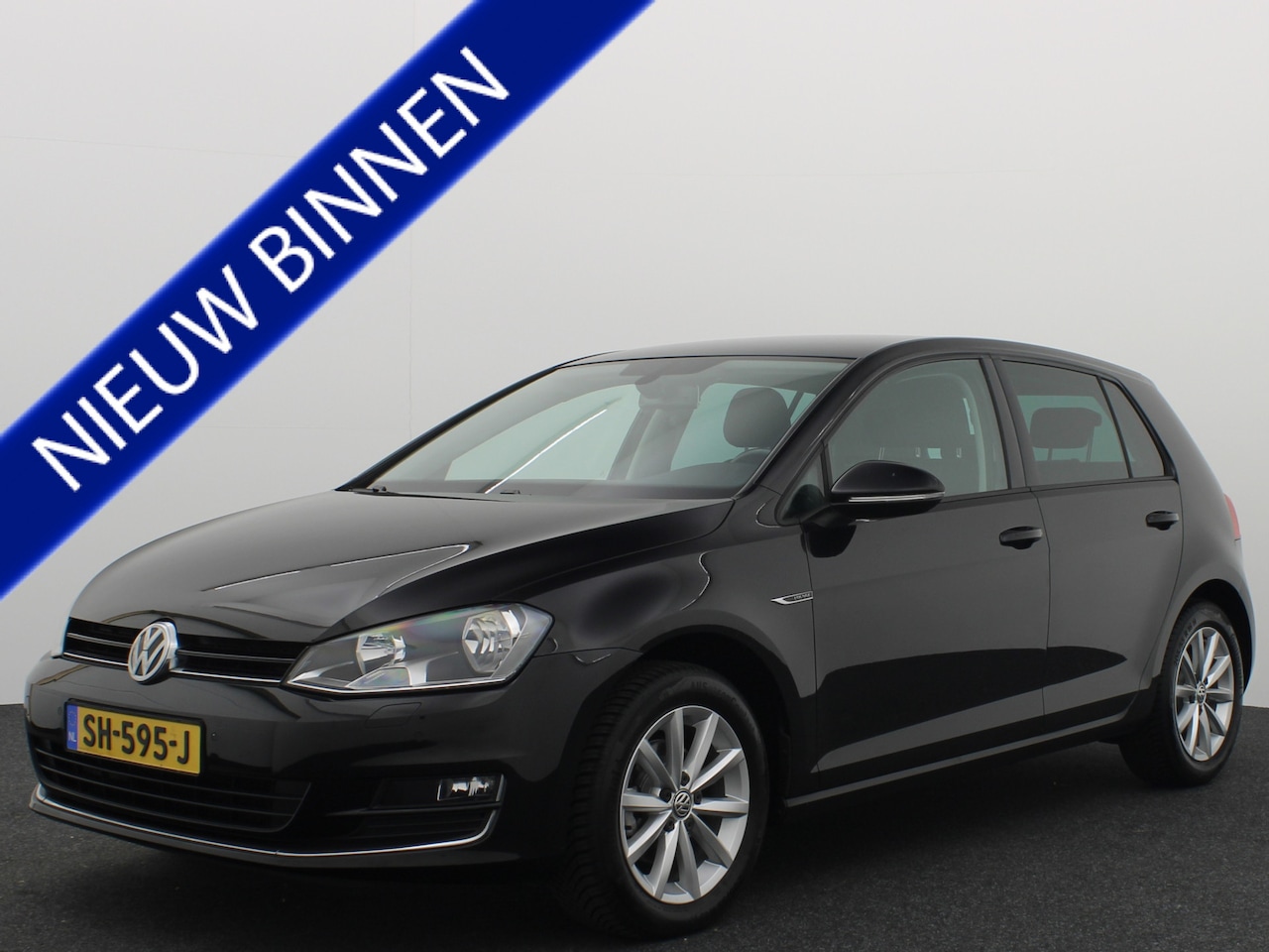 Volkswagen Golf - 1.2 TSI Business Edition Connected AUTOMAAT / TREKHAAK / STOELVERW / NAVI / CLIMA / PDC / - AutoWereld.nl