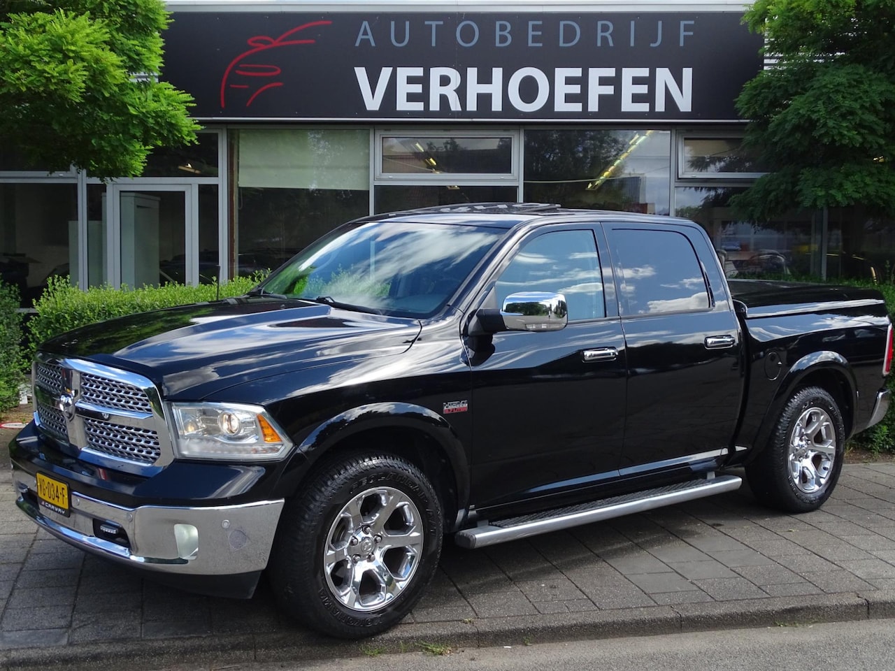 Dodge Ram 1500 - 5.7 V8 4x4 Quad Cab 6'4 - PANORAMA - 200 LITER TANK LPG - STOEL VERKOEL / VERWARM - PARK C - AutoWereld.nl