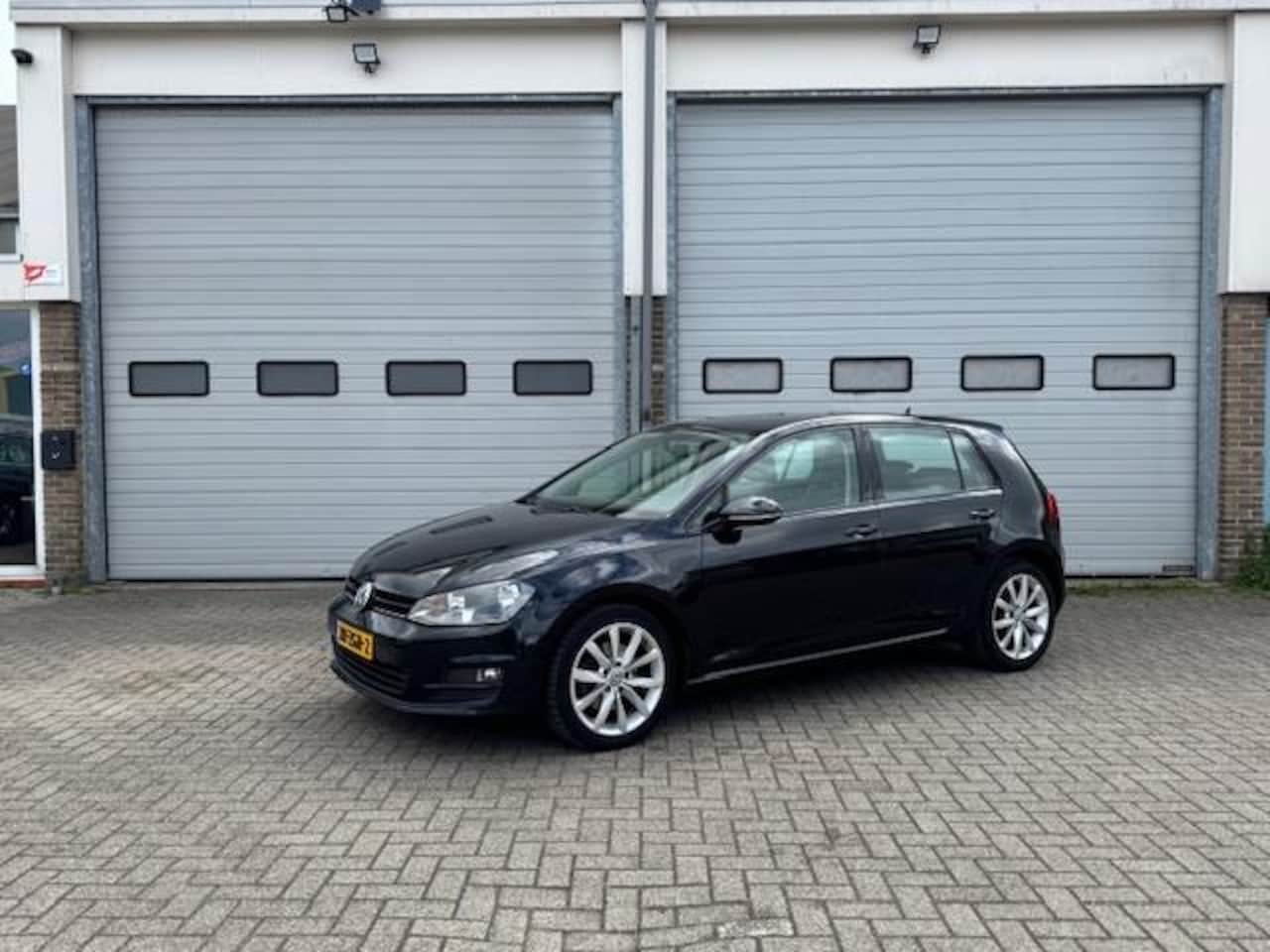 Volkswagen Golf - 1.2 TSI Trendline 1.2 TSI Trendline - AutoWereld.nl