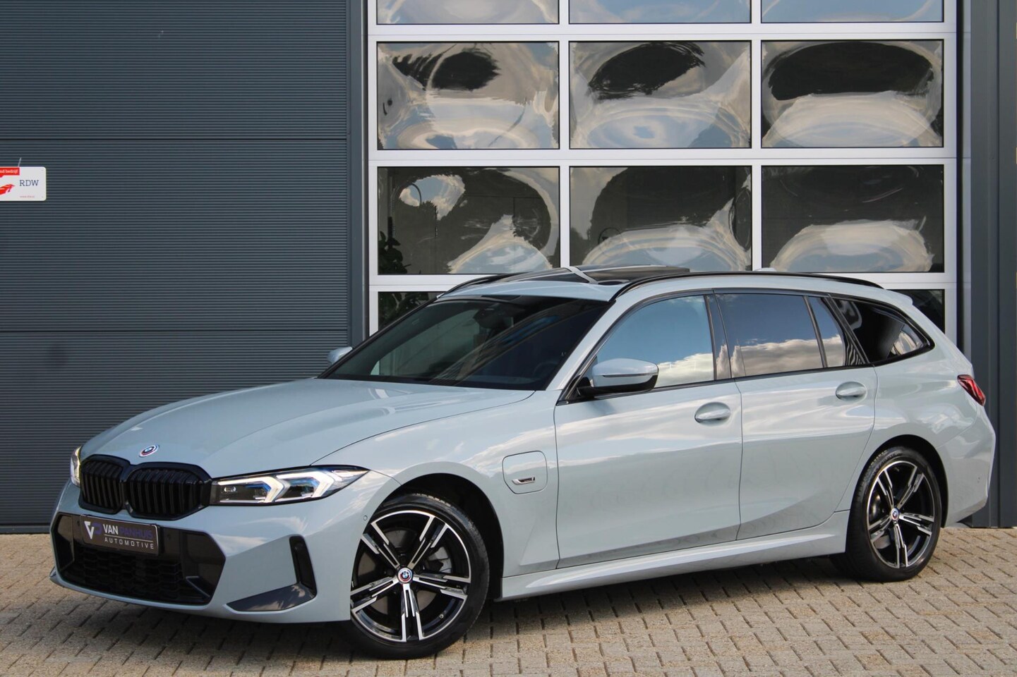 BMW 3-serie Touring - 330e M-Sport xDrive 292pk LCI | Pano | Head-up | HIFI | Keyless - AutoWereld.nl