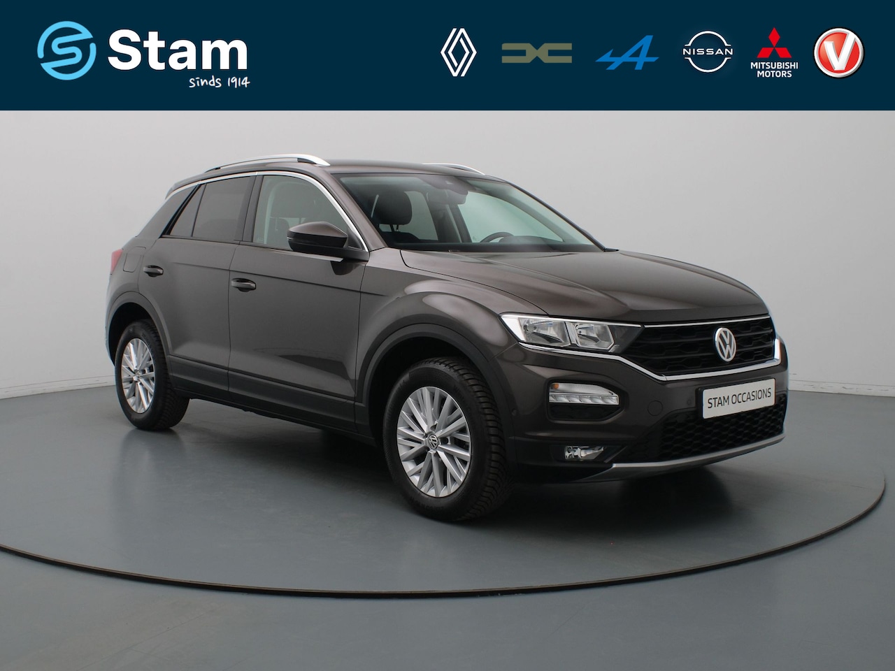 Volkswagen T-Roc - 150pk TSI Style Business Camera | Adapt. Cruise | Navi | Parkeersens. v+a | Trekhaak - AutoWereld.nl