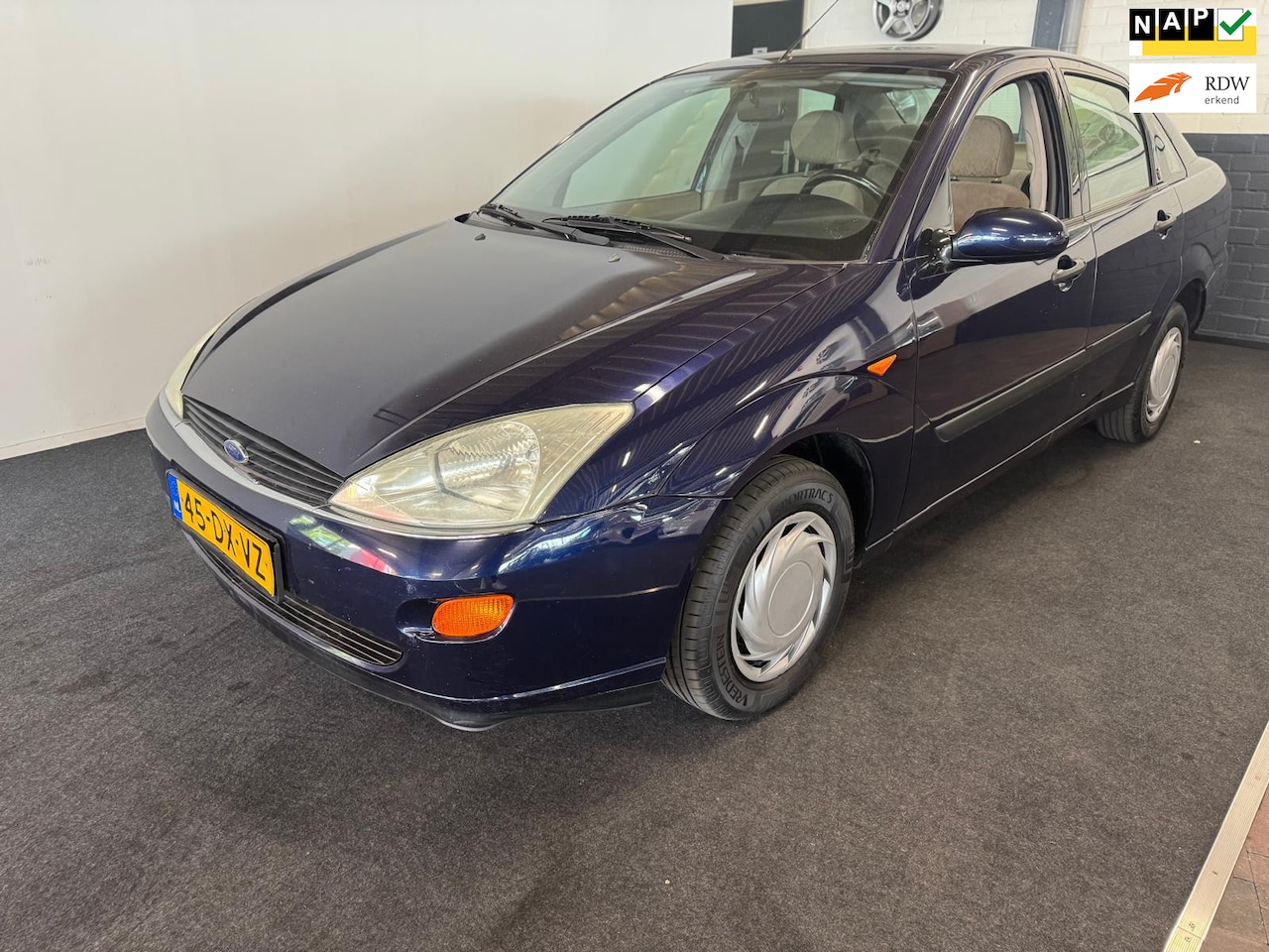 Ford Focus - 1.6-16V Ghia / AUTOMAAT / auto rijdt en schakelt goed!! - AutoWereld.nl