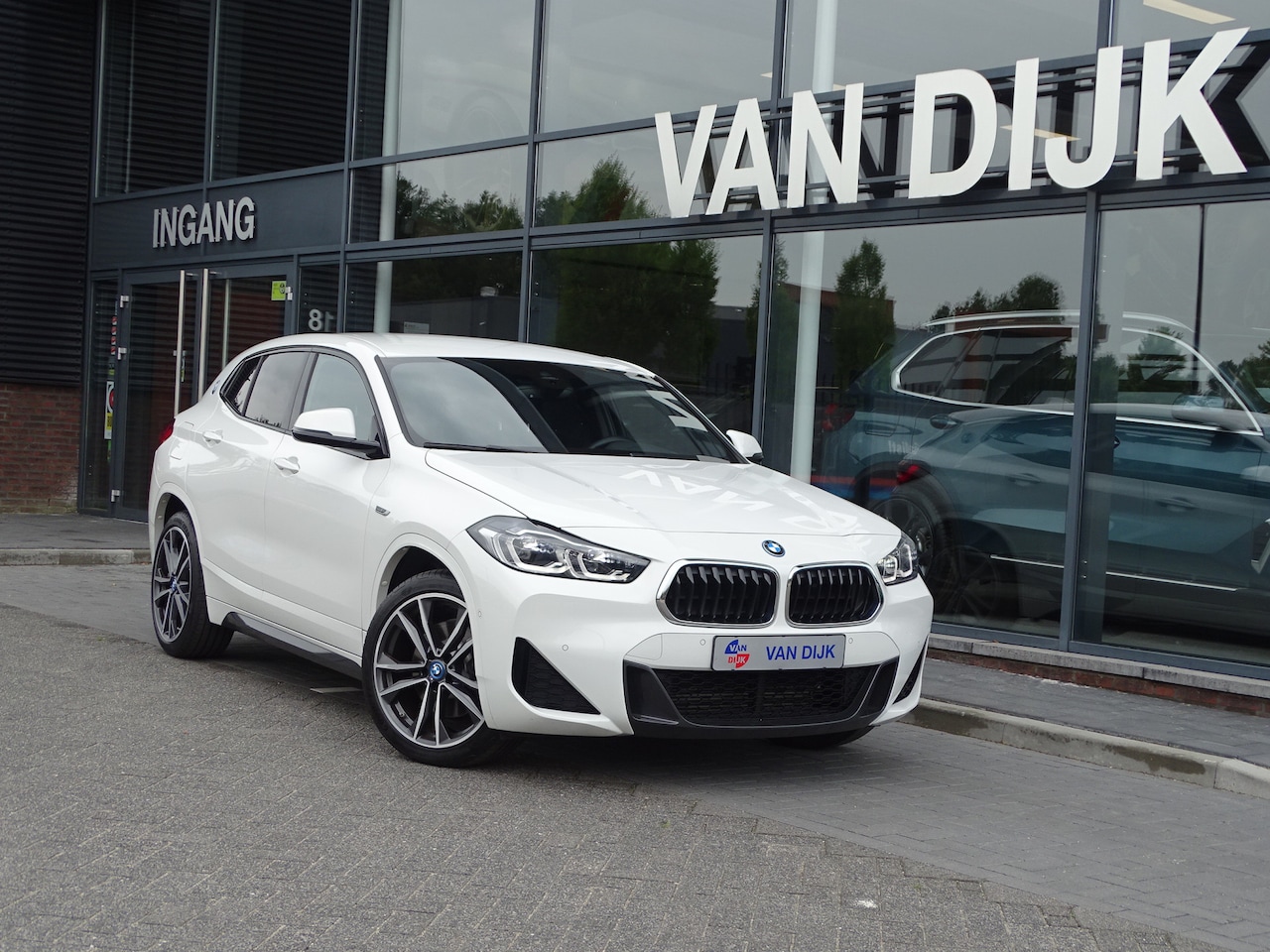 BMW X2 - xDrive25e Exe. M-Sportpakket Sportstoelen Ada. LED Navigatie Extra-Getintglas Park-Ass. 19 - AutoWereld.nl