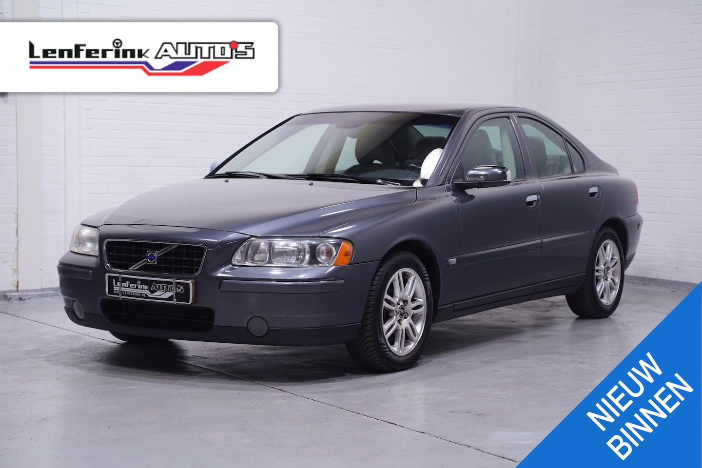 Volvo S60 - 2.0T Momentum Airco APK Cruise Leder APK 17/03/2026 Youngtimer - AutoWereld.nl