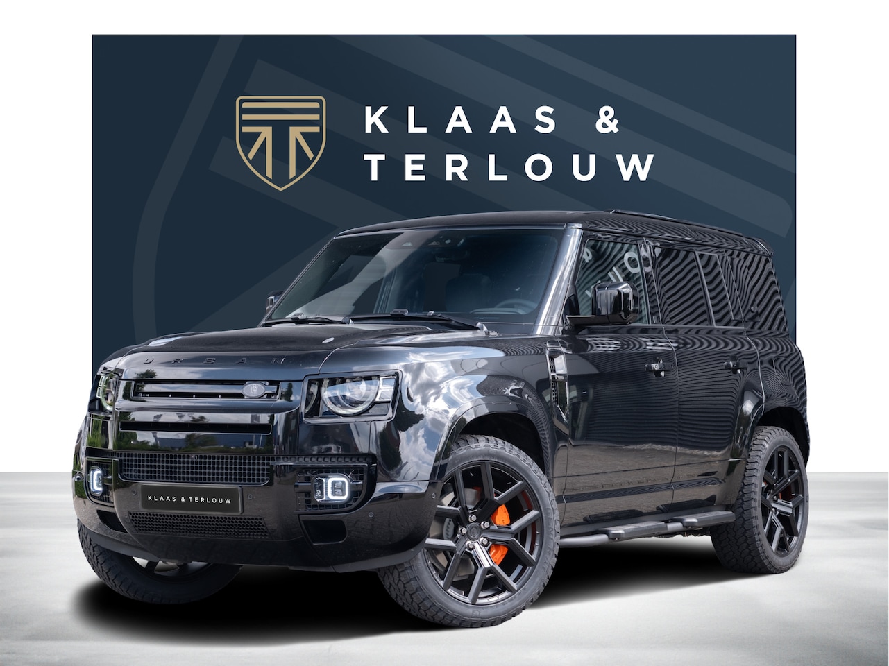 Land Rover Defender 110 - 2.0 P300e X-Dynamic HSE / Santorini Black / Ebony leather / Uitklapbare trekhaak - AutoWereld.nl