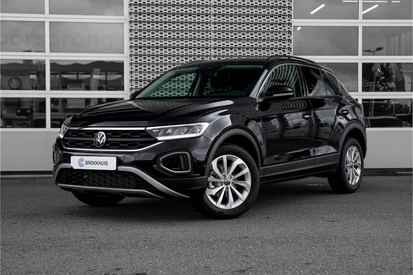 Volkswagen T-Roc - 1.0 TSI 110 pk Life Edition | Multimedia | Assistance Plus | Stoelpakket | Dashboard pro - AutoWereld.nl
