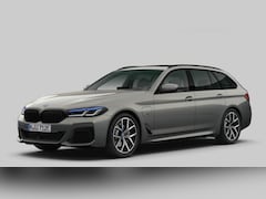 BMW 5-serie Touring - 530e M-SPORT - PANO - TREKHAAK - LASER - COMFORT+