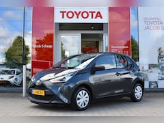 Toyota Aygo - 1.0 VVT-i x-fun 72pk 5-deurs | Airco | Radio | Dealer onderhouden | BTW-auto |