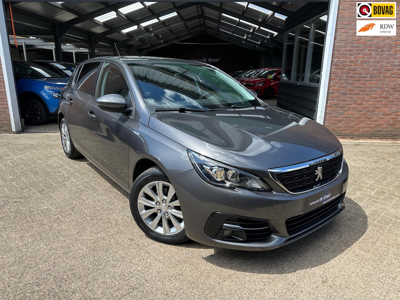 Peugeot 308 - 1.2 PureTech Allure|CRUISE/DBRIEM VRNW/PDC/NAVI/CAMERA/CARPLAY - AutoWereld.nl