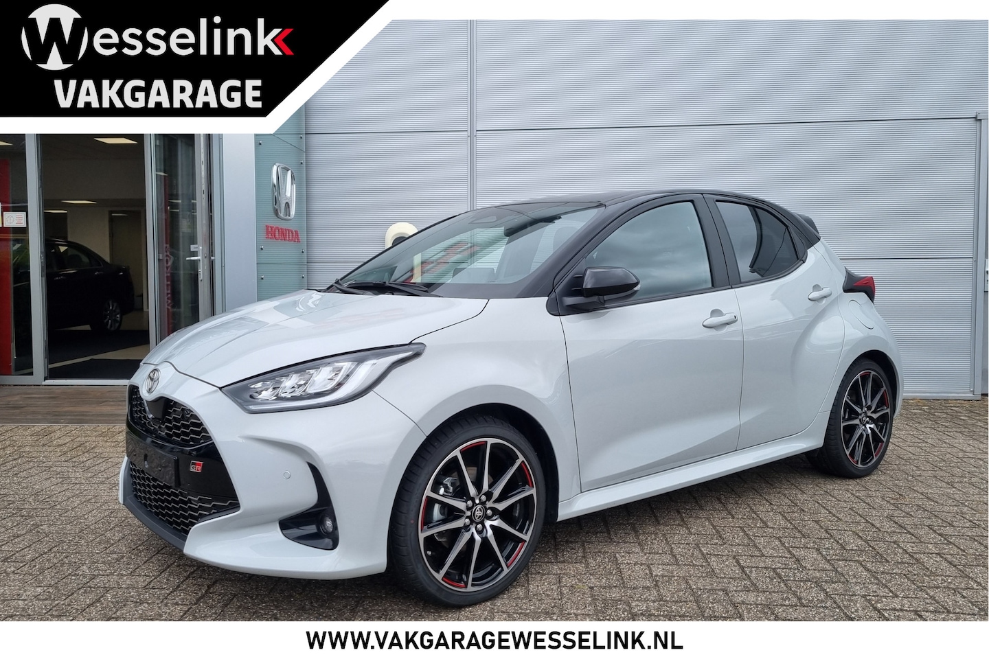 Toyota Yaris - 1.5 Hybrid 130 GR Sport All-in rijklaarprijs | clima | Carplay/Android - AutoWereld.nl