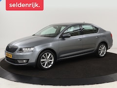 Skoda Octavia - 1.4 TSI Elegance | Leder | Stoelverwarming | Trekhaak | Xenon | Navigatie | Parkeerhulp |