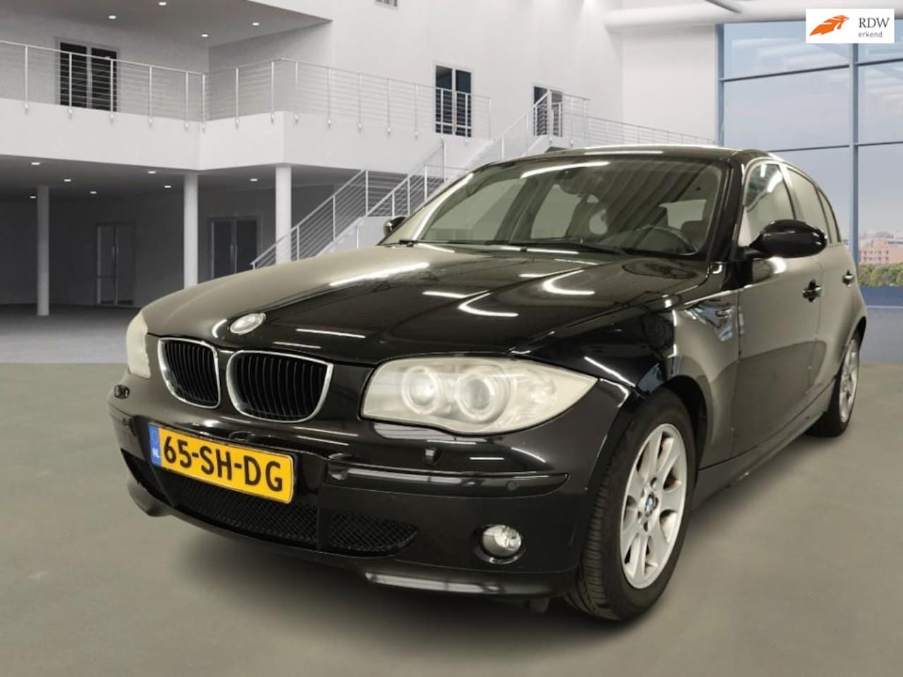 BMW 1-serie - 120i High Executive AUT NAVI LEDER PSENSOR CRUISE TREKHAAK 2 X SLEUTELS - AutoWereld.nl
