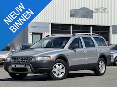 Volvo XC70 - 2.5 T Momentum AUTOMAAT/TREKHAAK/CRUISE/STOELVERWARMING