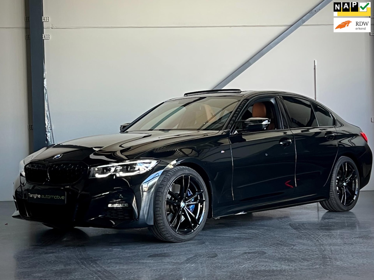 BMW 3-serie - 330i M Sport 330i M-Sport, Org. NL, Schuifdak, HUD, H&K, Leer, Elektrische Stoelen - AutoWereld.nl