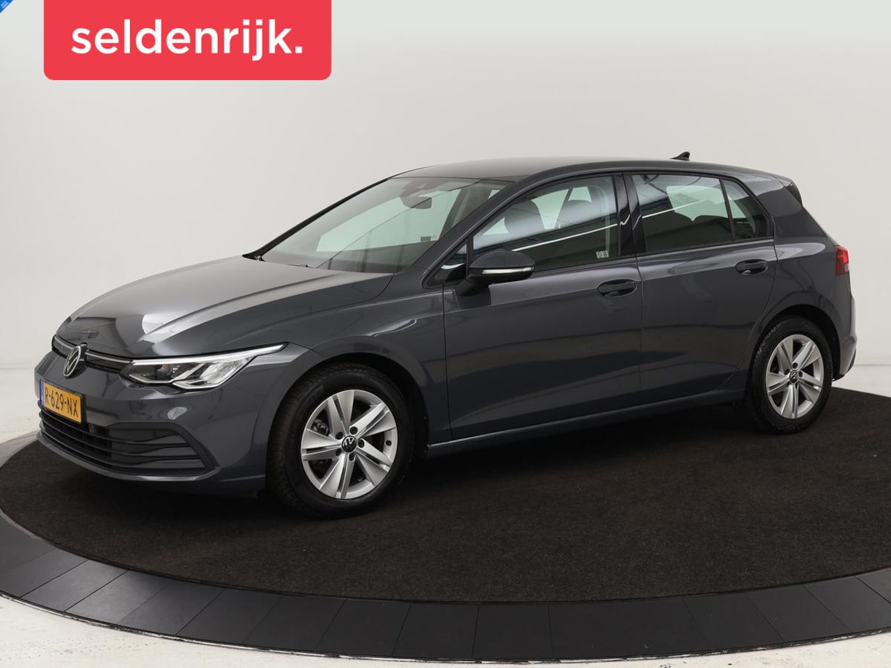 Volkswagen Golf - 1.0 TSI Life | Carplay | Sfeerverlichting | Navigatie | Adaptive cruise | Full LED | Parke - AutoWereld.nl