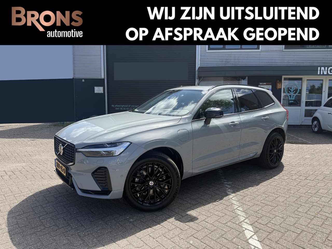 Volvo XC60 - 2.0 T8 Plug-in hybrid AWD Plus Dark 20” l leder l 360 l 455PK - AutoWereld.nl