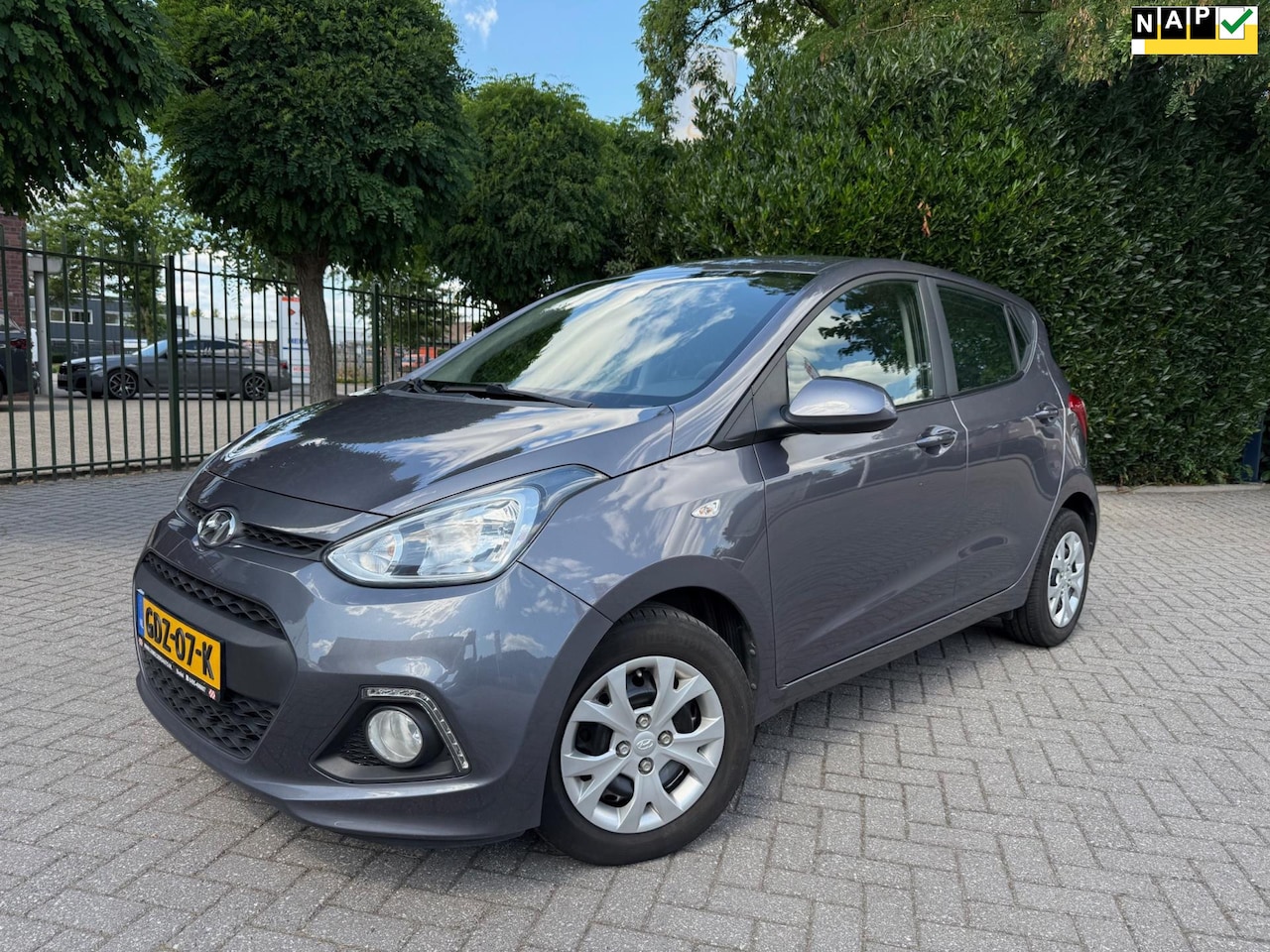 Hyundai i10 - 1.0i, AIRCO, Cruise Control, LET OP: deze auto verbruikt olie - AutoWereld.nl