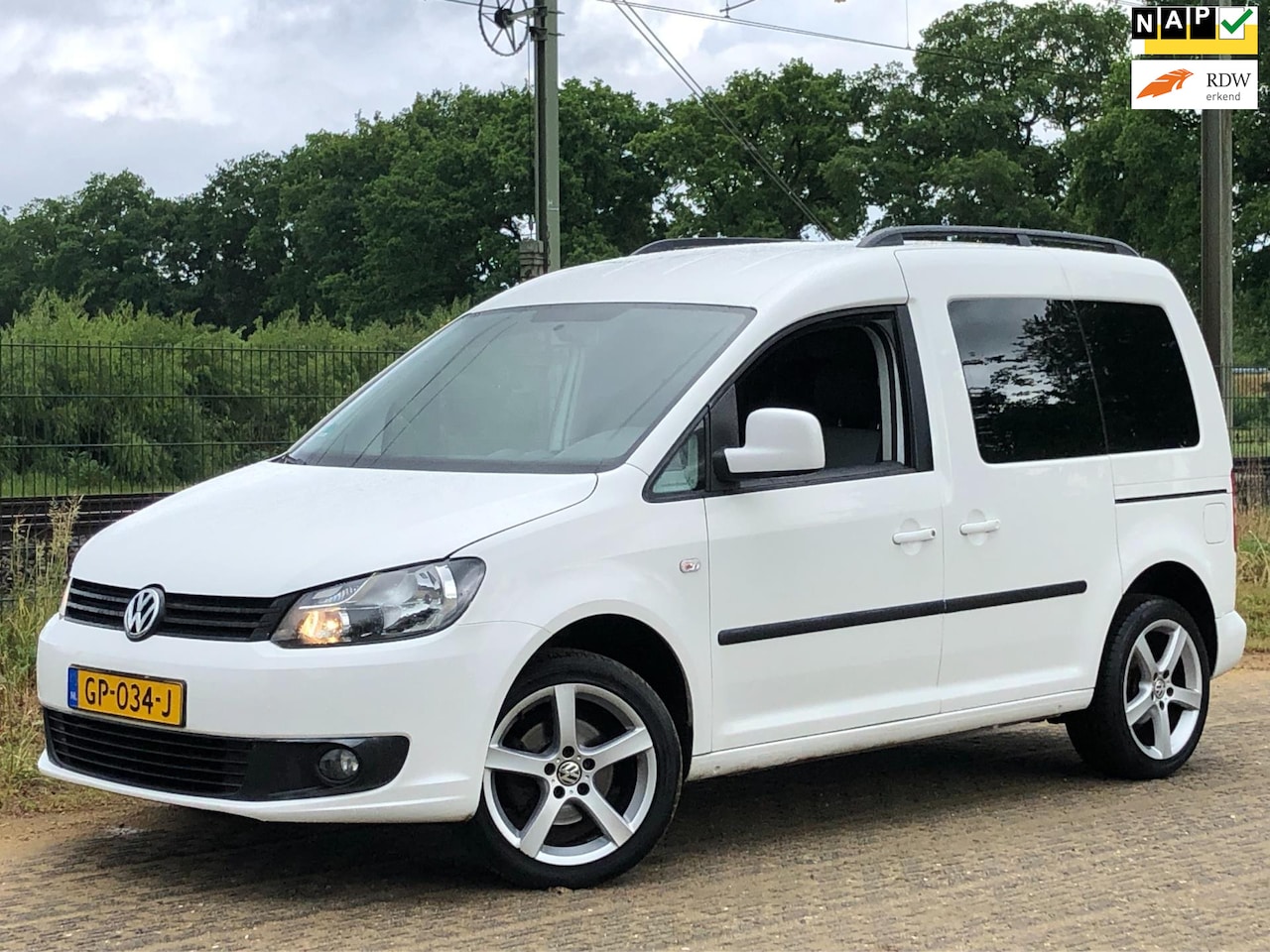Volkswagen Caddy - 1.2 TSI Trendline 7-persoons, 17''LM, AIRCO, Nw.APK - AutoWereld.nl