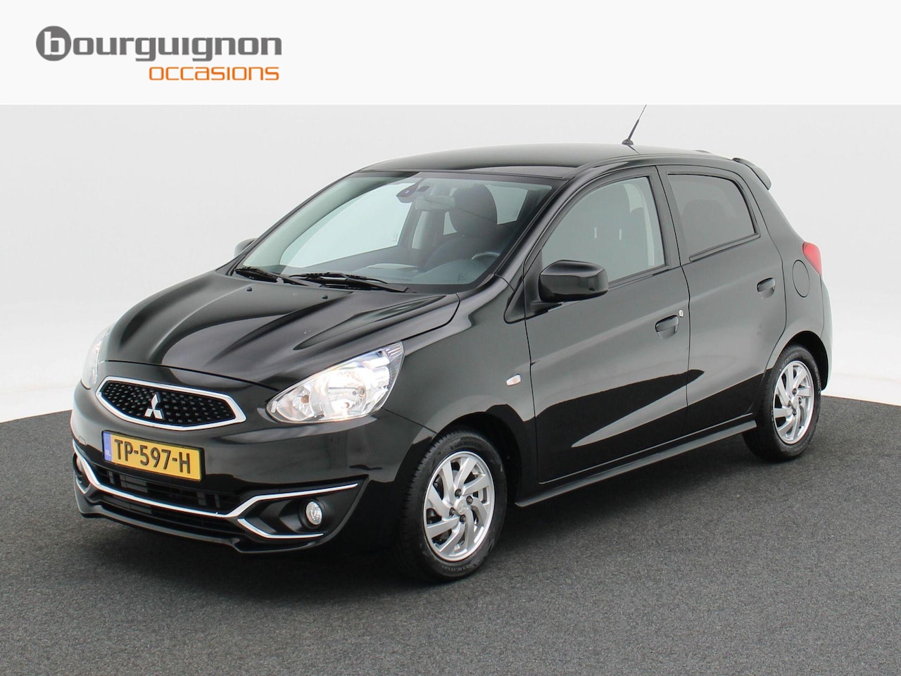Mitsubishi Space Star - 1.2 Connect Pro | Carplay | Airco | Bluetooth | Privacy Glass | 14 Inch | 62.878 Km - AutoWereld.nl