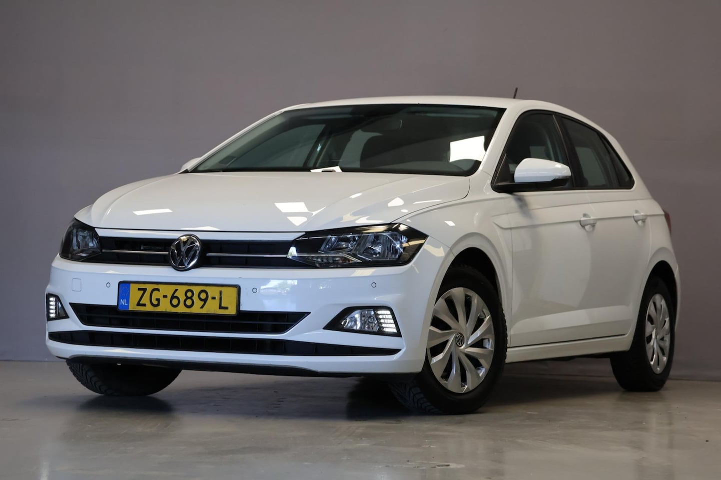 Volkswagen Polo - 1.0 TSI CL Business |DSG|Parkassist|Trekhaak - AutoWereld.nl