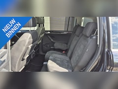 Volkswagen Touran - 1.5 TSI Highline 7p Panorama*Navi*Bluetooth*Elektr. achterklep*Stoel, stuurverwarming enz