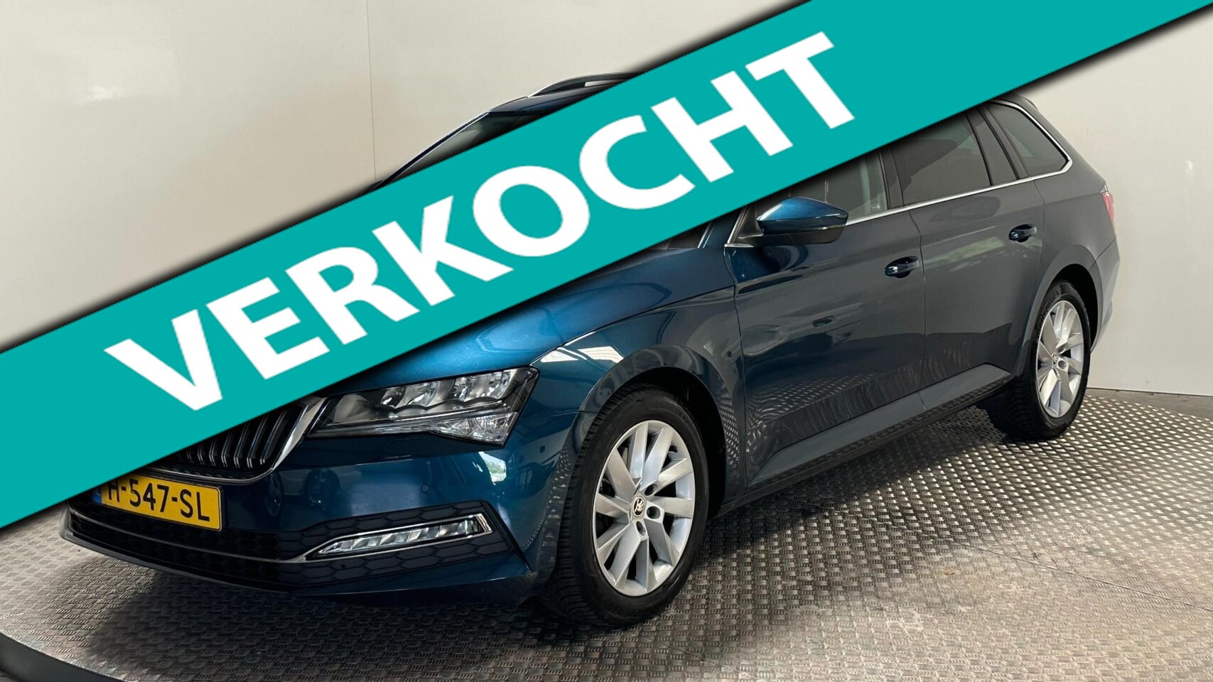 Skoda Superb Combi - 1.5 TSI ACT Business Edition benzine parkeersensoren navigatie stoelverwarming cruisecontr - AutoWereld.nl