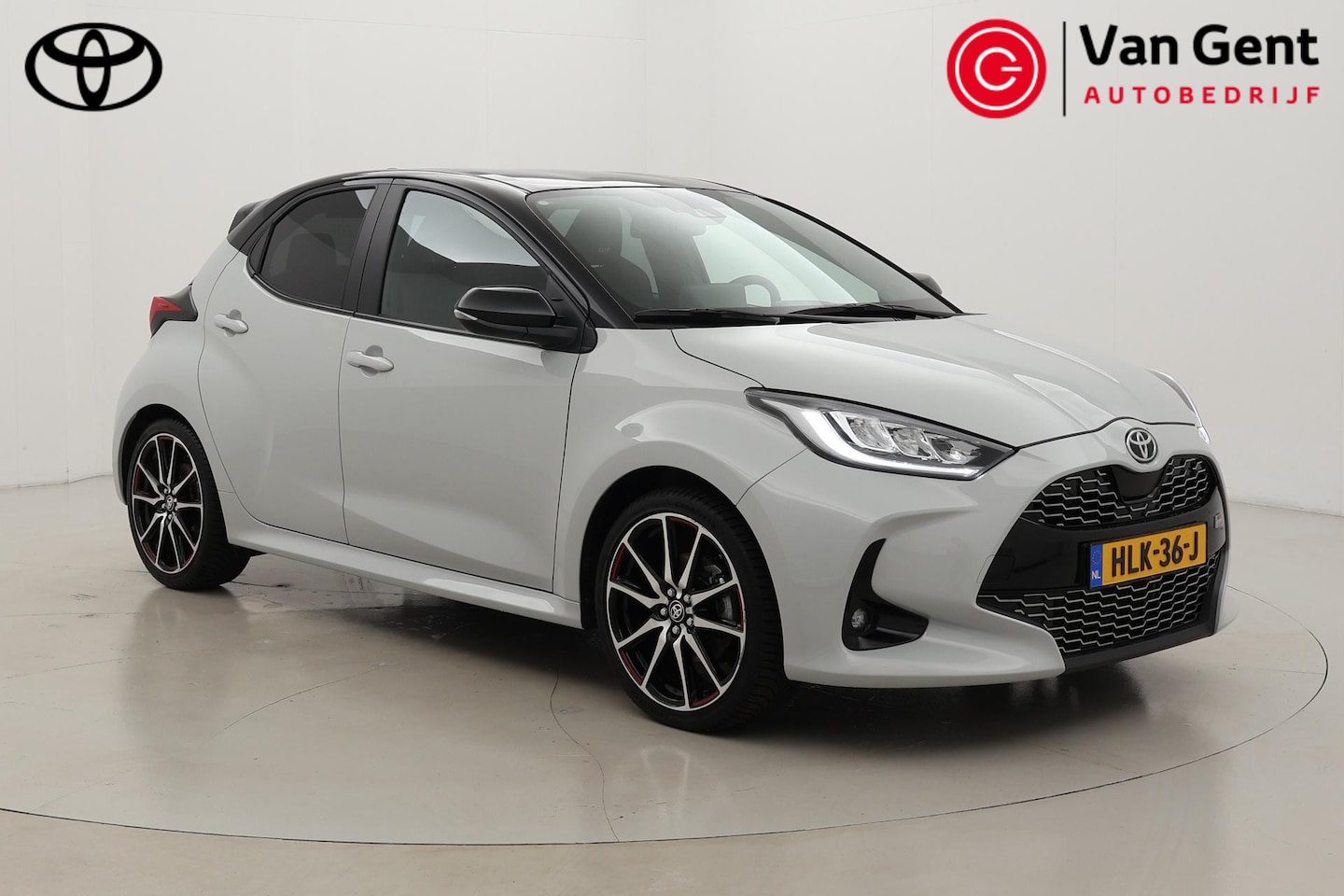 Toyota Yaris - 1.5 Hybrid GR Sport | Dodehoek detectie | Stoelverwarming | Navigatie | 18 inch | Apple Ca - AutoWereld.nl
