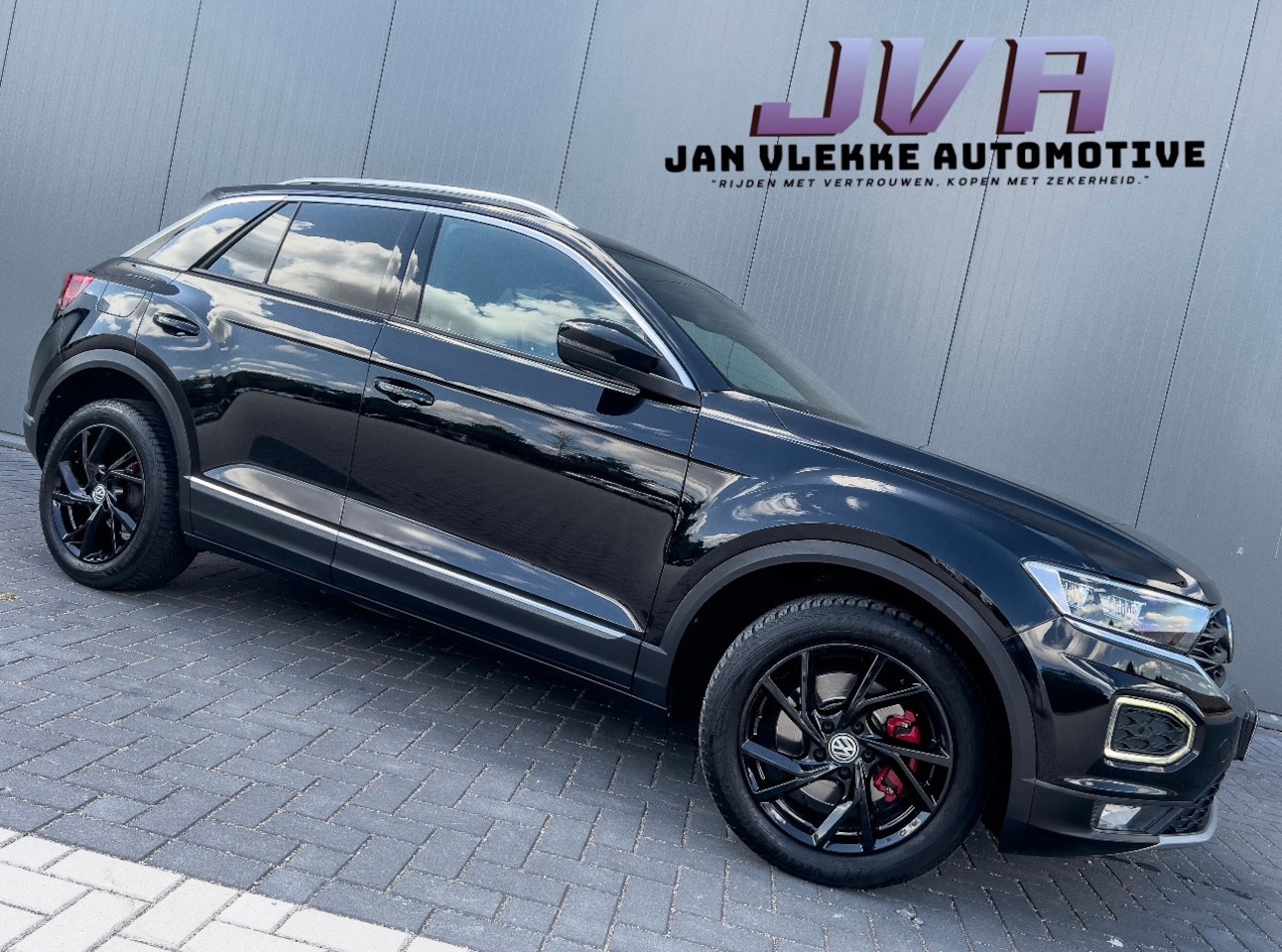 Volkswagen T-Roc - 1.5 TSI R-Line Led 18 inch - AutoWereld.nl