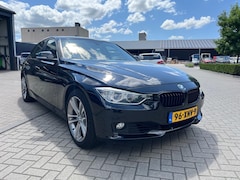 BMW 3-serie - 320i High Executive