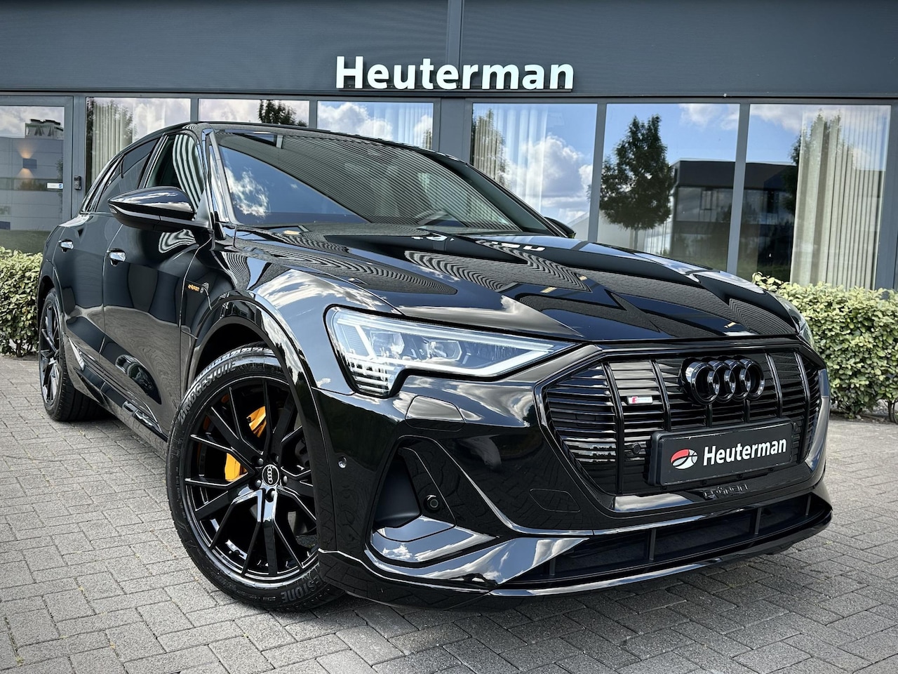 Audi e-tron - 50 Quattro S L:ine Black Edition/ Head Up - AutoWereld.nl
