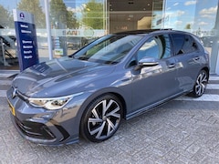 Volkswagen Golf - 1.5 eTSI R-Line Trekhaak/Pano/Digitaaldasboard/BTWAUTO