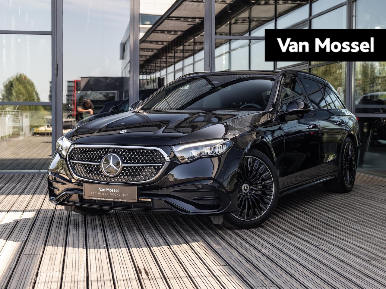 Mercedes-Benz E-klasse Estate - 300 e AMG Line | AMG NIGHT PAKKET | 20 INCH | - AutoWereld.nl