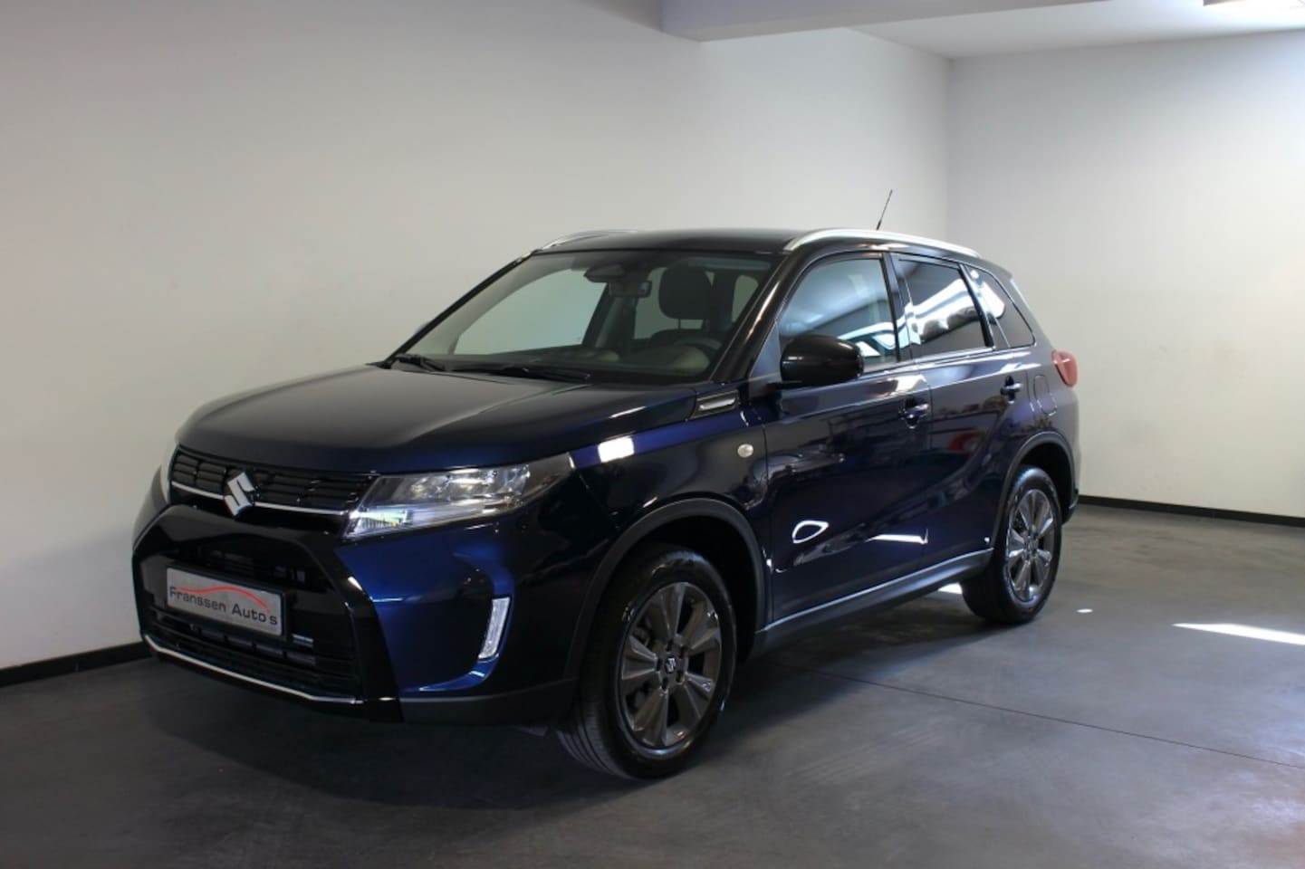 Suzuki Vitara - Select FACE LIFT Hybrid, Stoelverw, Airco, PDC, Camera, Navi - AutoWereld.nl