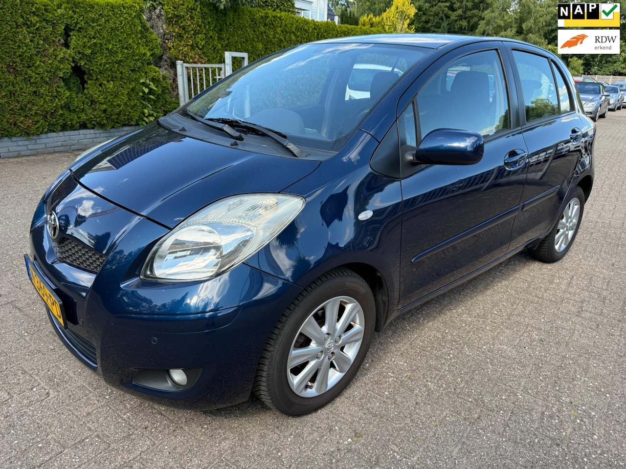 Toyota Yaris - 1.3 VVTi 5-DRS Comfort ECC PDC CRUISE STANDKACHEL - AutoWereld.nl